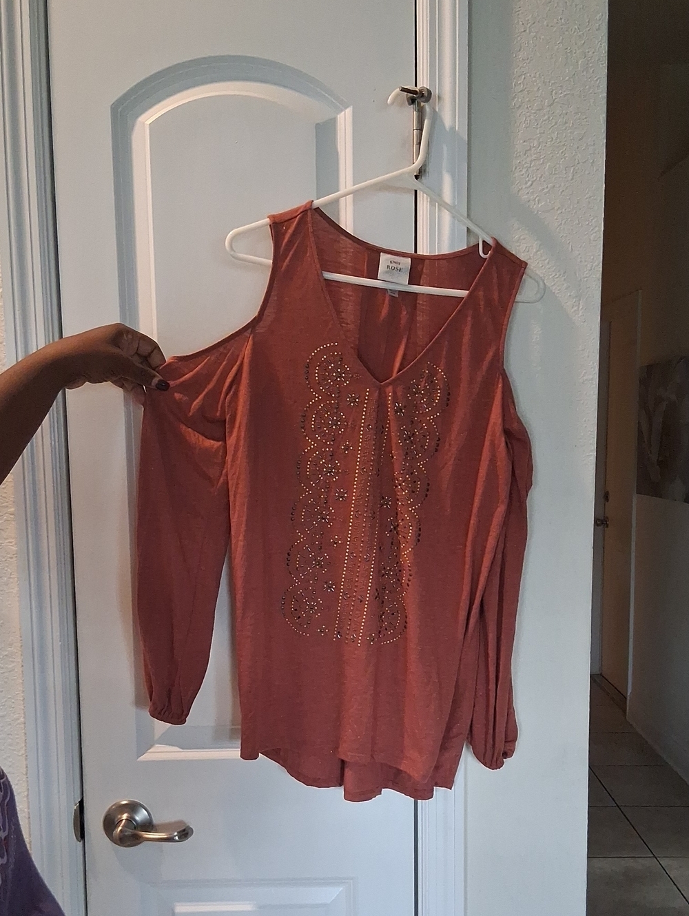 Knox Rose Rust Cold-Shoulder Long Sleeve Top with Stud Accents